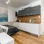 Lipova Park Coffee&wi-fi- 500 M Do Plazy, Bezplatny Meleks * ستيغنا