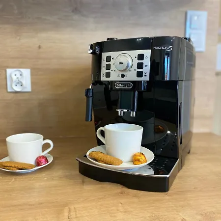 Lipova Park Coffee&wi-fi- 500 M Do Plazy, Bezplatny Meleks סטגנה