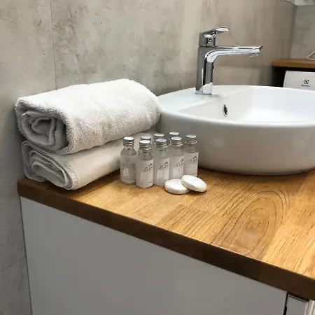 Lipova Park Coffee&wi-fi- 500 M Do Plazy, Bezplatny Meleks * סטגנה