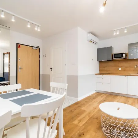 Lipova Park Coffee&wi-fi- 500 M Do Plazy, Bezplatny Meleks דירה