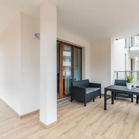 Lipova Park Coffee&wi-fi- 500 M Do Plaży, Bezpłatny Meleks Apartament Stegna (Pomerania)